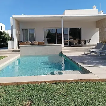 Petra Arenal D'en Castell וילה